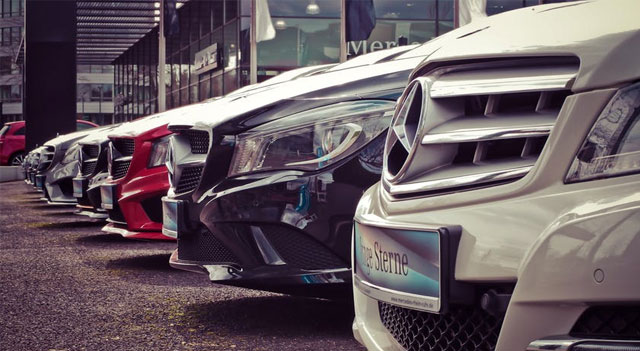mercedes-benz-parked-in-a-row